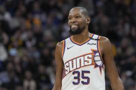 Kevin Durant se unió al prestigioso club de los 30 mil puntos en la NBA, éxito que alcanzó en la derrota ante los Grizzlies.