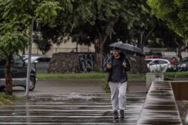 El SMN pronostica lluvias intensas en estados del occidente, ambiente frío en el norte y temperaturas de hasta 40 °C en el sur y sureste, además de rachas de viento y riesgo de encharcamientos e inundaciones.