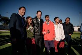 El alcalde Javier Díaz González entrega la nueva cancha de usos múltiples en el CBTis 97, beneficiando a 2 mil 800 estudiantes con espacios para la práctica de fútbol siete y tochito.