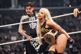 Liv Morgan sufrió una luxación de hombro durante su combate en RAW ante Kairi Sane, lo que pone en riesgo sus títulos y su presencia en Evolution 2.