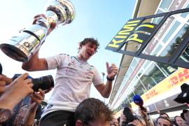 Kimi Antonelli remontó desde el puesto 19 y terminó con una espera de 60 años para volver a ver a un piloto italiano ganar en Monza.