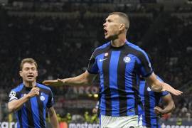 Edin Dzeko fue el atacante del Inter que dio hizo el primer gol con el cual los Neroazzurri lograron la victoria.