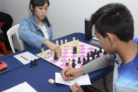 El ajedrez es uno de los deportes que puede contribuir a mejorar el desarrollo emocional y social de los estudiantes de educación básica y nivel medio superior.
