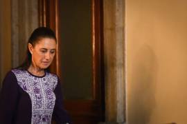 Claudia Sheinbaum no encabezó la ‘Mañanera’ este viernes debido a síntomas de gripe, tos y fiebre. Rosa Icela Rodríguez la sustituyó en Palacio Nacional.