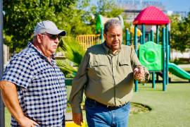 Tomás Gutiérrez Merino supervisó la Alameda de Ramos Arizpe para evaluar su estado y planear mejoras.