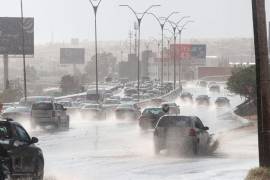 El Servicio Meteorológico Nacional (SMN) advirtió que un nuevo frente frío, en combinación con un ciclón tropical en el Pacífico, provocará un marcado descenso de temperaturas, lluvias intensas, granizo y fuertes rachas de viento en gran parte del país.