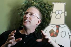 Scott Adams, creador de la tira cómica Dilbert, habla sobre su trabajo en su estudio en Dublin, California.