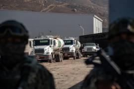 El operativo fue ejecutado por personal de la FGR, con apoyo de seguridad perimetral de la Secretaría de Marina, en el ejido Progreso Agrario, donde fueron detenidas dos personas y asegurado un inmueble. FOTO: Cuartoscuro