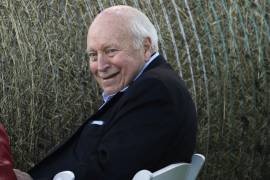 El exvicepresidente Dick Cheney asistió a una reunión la noche de las elecciones primarias en apoyo a su hija, la representante Liz Cheney, republicana por Wyoming en Jackson.