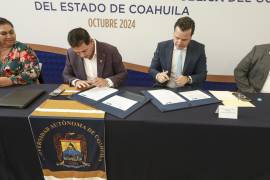 El rector de la UAdeC, Octavio Pimentel, y el titular de Seguridad Pública en Coahuila, Federico Fernández, firmaron un convenio de colaboración.