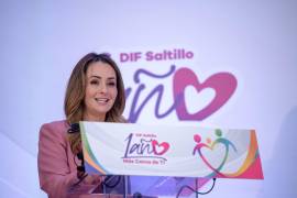 Luly López Naranjo, presidenta honoraria del DIF Saltillo, anunció la creación del primer centro municipal especializado en atención al Trastorno del Espectro Autista durante su informe de resultados.