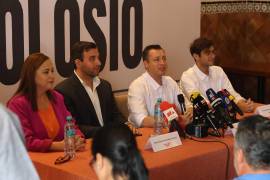 Alfonso Danao, coordinador estatal de Movimiento Ciudadano en Coahuila (segundo de izq. a derecha), anuncia que el partido se prepara para las elecciones de 2026, cuando se renovará el poder legislativo del estado.