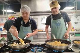 Una iniciativa de capacitación y mentorías busca convertir habilidades gastronómicas en negocios para mexicanos que regresan al país.