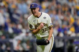 Los Brewers de Milwaukee celebraron su primera victoria en la Serie Mundial 2026, luego de una dramática novena entrada marcada por la revisión arbitral solicitada por Kevin Cash.