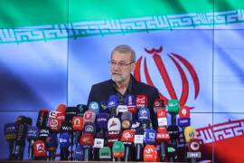 Ali Larijani, secretario del Consejo Supremo de Seguridad Nacional de Irán, durante una conferencia de prensa en 2024.