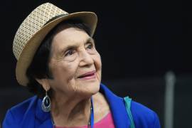 La activista por los derechos de los agricultores Dolores Huerta en una convención demócrata en Anaheim, California, el 31 de mayo del 2025.