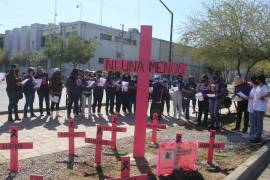 Integrantes del colectivo Mujeres que Luchan por Mujeres exigen celeridad en el mecanismo de Alerta de Género.