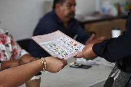 En municipios como Torreón y Acuña, la instalación de casillas alcanzó el 100 por ciento de manera oportuna, de acuerdo con el corte del organismo electoral.