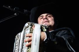 El gobierno de Tamaulipas desmintió los rumores sobre un presunto ataque armado contra el cantante Alfredo Olivas; el artista y su equipo confirmaron que se encuentra bien y que la información difundida en redes sociales es completamente falsa.