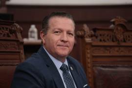 El diputado Fernando Rodríguez pidió la intervención del Gobierno federal ante la situación que enfrentan 15 médicos coahuilenses que realizan especialidades en Cuba, afectados por la crisis económica y la falta de servicios básicos.