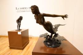 Con ‘La forma de ella’ Alejandro Fuentes Gil celebra 40 años de maestría en la escultura