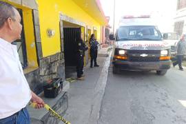 Paramédicos de Cruz Roja, Bomberos y el Grupo Cóndor acudieron al reporte del accidente registrado en la calle Cuauhtémoc.