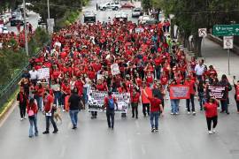 La protesta tuvo como objetivo exigir mejoras laborales, cambios al sistema de pensiones y atención a diversas demandas del magisterio.