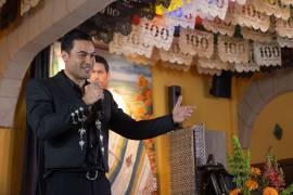 Visita. El cantante mantiene una fuerte conexión con Coahuila, tierra natal de su esposa y parte importante de su historia personal.