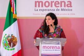 Luisa Maria Alcalde, dirigente nacional de Morena, durante su intervención la Asamblea del Partido con sede en Cancún.