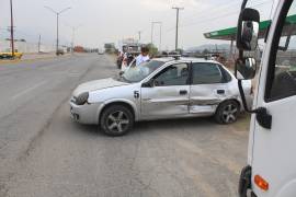 Paramédicos acudieron al lugar de los hechos, pero no se reportaron personas heridas.
