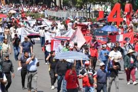 El magisterio disidente acusó crisis en infraestructura y servicios básicos, mientras autoridades deciden por intereses ligados al Mundial de Futbol.