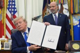 Limitar la ciudadanía por nacimiento a migrantes en situación irregular fue una promesa de campaña de Trump.