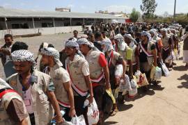 ‘Salimos con la ropa que llevábamos puesta’: los yemeníes huyen de los nuevos combates