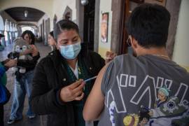 El gobierno federal ha intensificado las campañas de vacunación para contener el brote en el País.