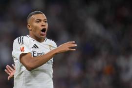 Mientras tanto, Kylian, a pesar de una sobrecarga muscular, fue incluido en el equipo del Madrid.