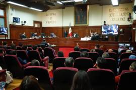 La Suprema Corte invalidó los cobros que Nava pretendía aplicar a pozos de hidrocarburos y plantas de generación eléctrica, al establecer que la regulación y tributación de estos sectores corresponde únicamente a la Federación.