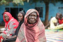 La guerra en Sudán, que ha provocado la peor ola de desplazados en el mundo, cumple el próximo lunes un año, aunque “el mundo sigue mirando hacia otro lado”, afirmó la NRC.