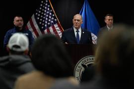 Homan indicó que habrá un mayor retiro de elementos federales hasta que los manifestantes dejen de interferir con los agentes que llevan a cabo arrestos. FOTO: