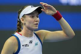 Alina Charaeva, número 118 del mundo, remontó a Elena Rybakina y protagonizó el gran batacazo de la jornada en el China Open 2026.