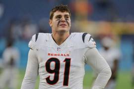 Trey Hendrickson llega a los Ravens de Baltimore como respuesta al fallido intento del equipo por fichar a Maxx Crosby durante el inicio de la agencia libre de la NFL 2026.