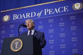 El presidente Donald Trump habla durante una reunión de la Junta de Paz en el Instituto de Paz de EU, el jueves 19 de febrero de 2026, en Washington.