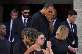 Futbolistas del Liverpool como Andrew Robertson, Virgil van Dijk y Joe Gomez acudieron a la despedida de Diogo Jota y su hermano André Silva en Portugal.