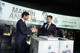 Andrés Villas-Boas encabezó la presentación de Martín Anselmi con el FC Porto, siendo su primer gran reto el jueves en la Europa League.