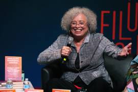 La activista política estadounidense Angela Davis habla durante una conferencia en la Universidad Nacional Autónoma de México, en la Ciudad de México, el miércoles 26 de agosto de 2026.