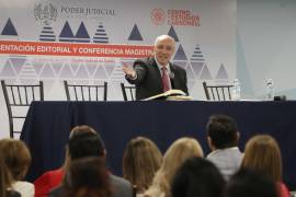 Miguel Carbonell impartió una conferencia magistral ante abogados, jueces y magistrados en la Ciudad Judicial.