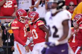 Los Chiefs de Kansas City disfrutan su triunfo ante Ravens, un resultado que devuelve confianza al equipo de Patrick Mahomes tras un inicio irregular en la temporada.