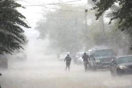 Se esperan fuertes lluvias, temperaturas bajo cero, vientos de hasta 80 km/h y oleaje de más de 2 metros, según el SMN.