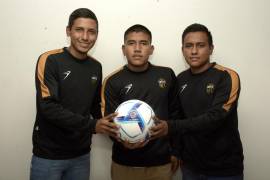 Armando (izquierda), Cristian (centro) y Julián (derecha), llegan desde Colima como importantes refuerzos para Saltillo FC.