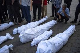 Las autoridades sanitarias de la Franja de Gaza informaron que son ya cerca de 33 mil 800 los muertos por los ataques de Israel