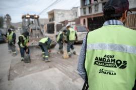 Constantes son las labores de bacheo que realiza el Municipio en las calles de Saltillo.